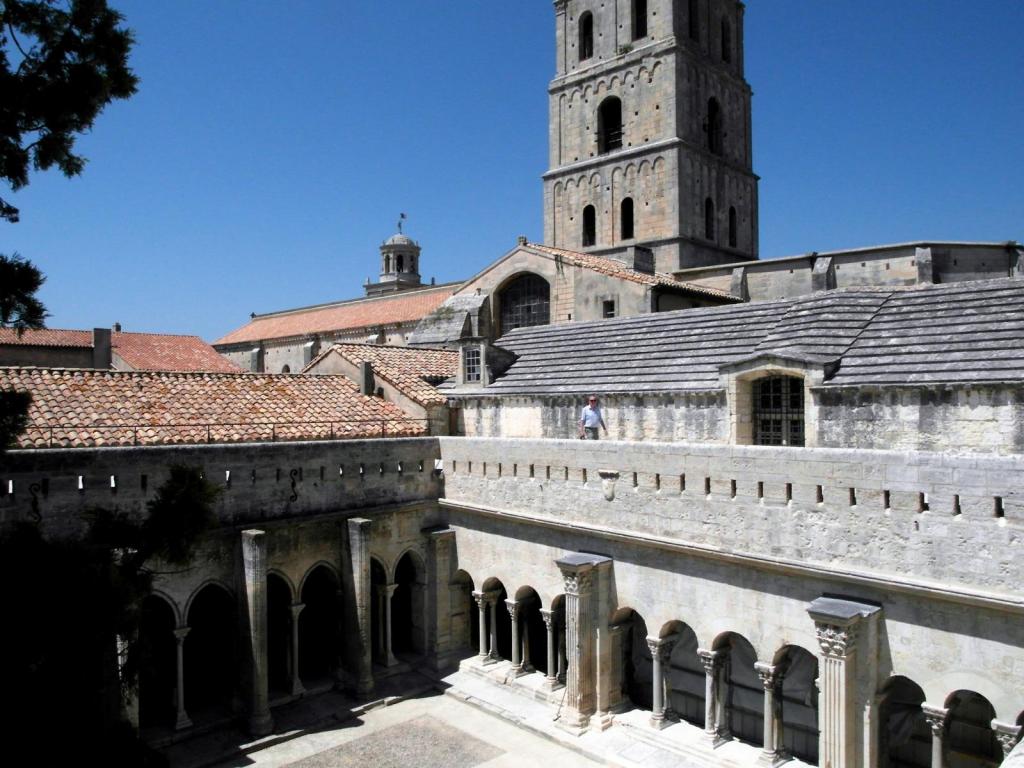 Arles: Throphimuskirche Kreuzgang (2013)