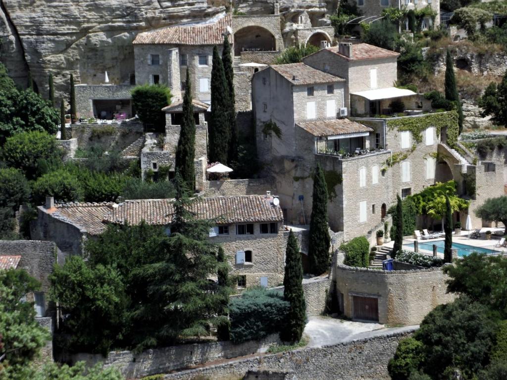 Gordes (2013)