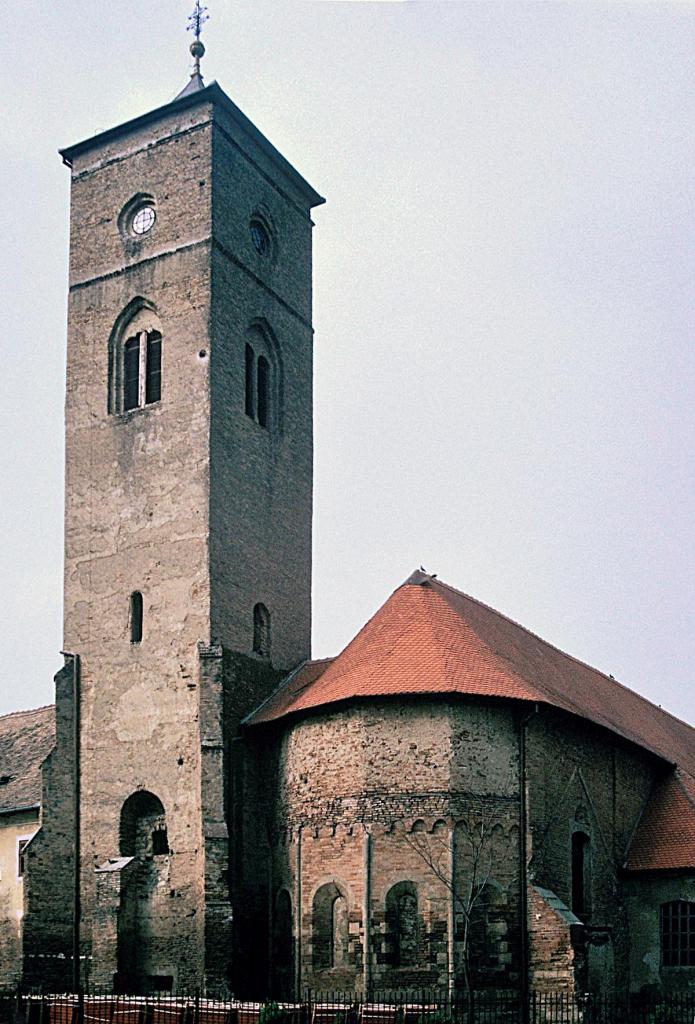 Batsch [serb. Bač]: Franziskanerkirche (1990)