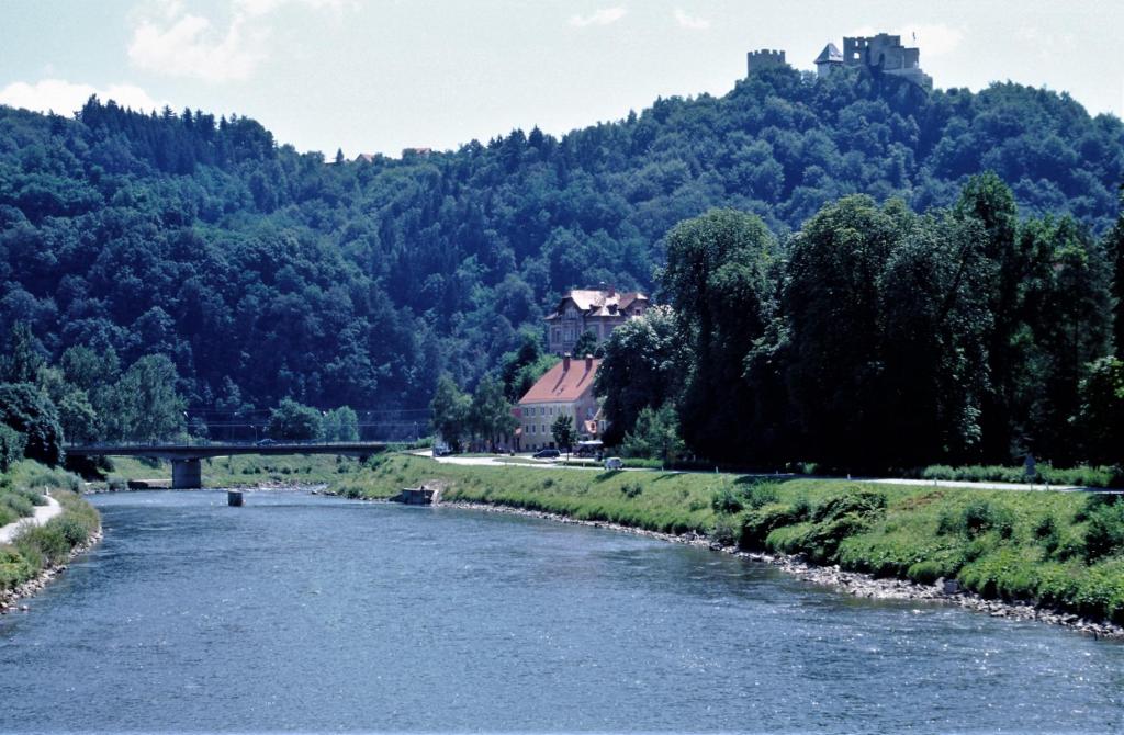 Cilli [slow. Celje]: Alte Burg über dem Fluss Sann (1999)