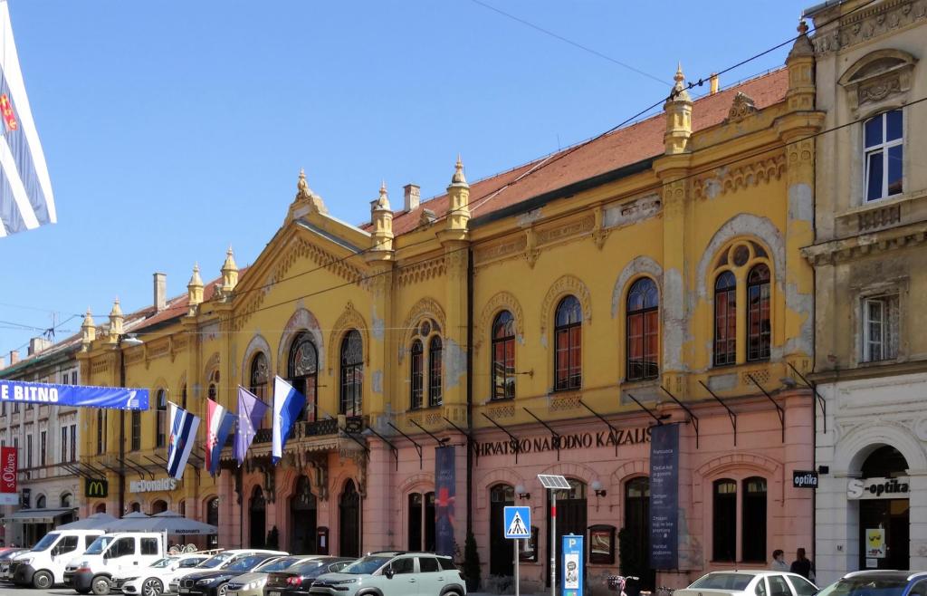 Esseg [kroat. Osijek]: Kroatisches Nationaltheater (2021)