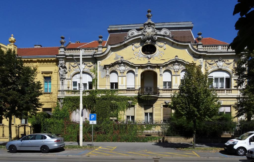 Esseg [kroat. Osijek]: Europäische Allee [früher Chavrakova-Straße] Haus Schmidt [1905] (2021)