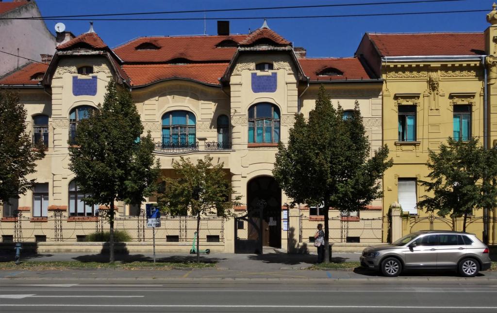 Esseg [kroat. Osijek]: Europäische Allee [früher Chavrakova-Straße] Haus Korsky [1904] (2021)