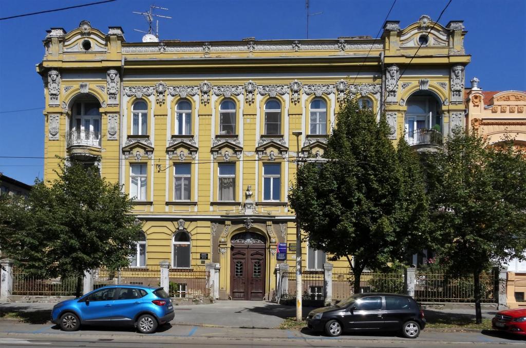 Esseg [kroat. Osijek]: Europäische Allee [früher Chavrakova-Straße] Haus Povischil [1904] (2021)