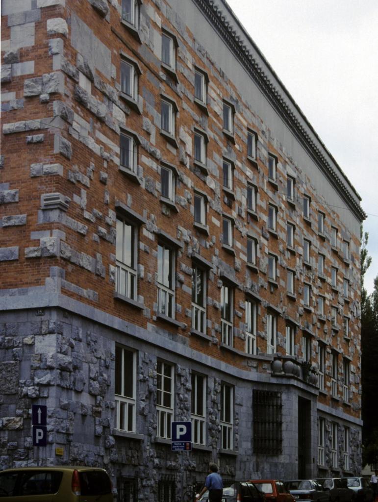 Laibach [slow. Ljubljana]: Universitäts- und Nationalbibliothek (1999)