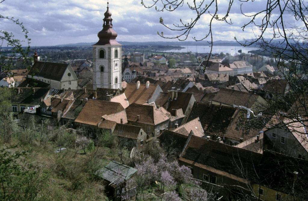 Pettau [slow. Ptuj] (1990)
