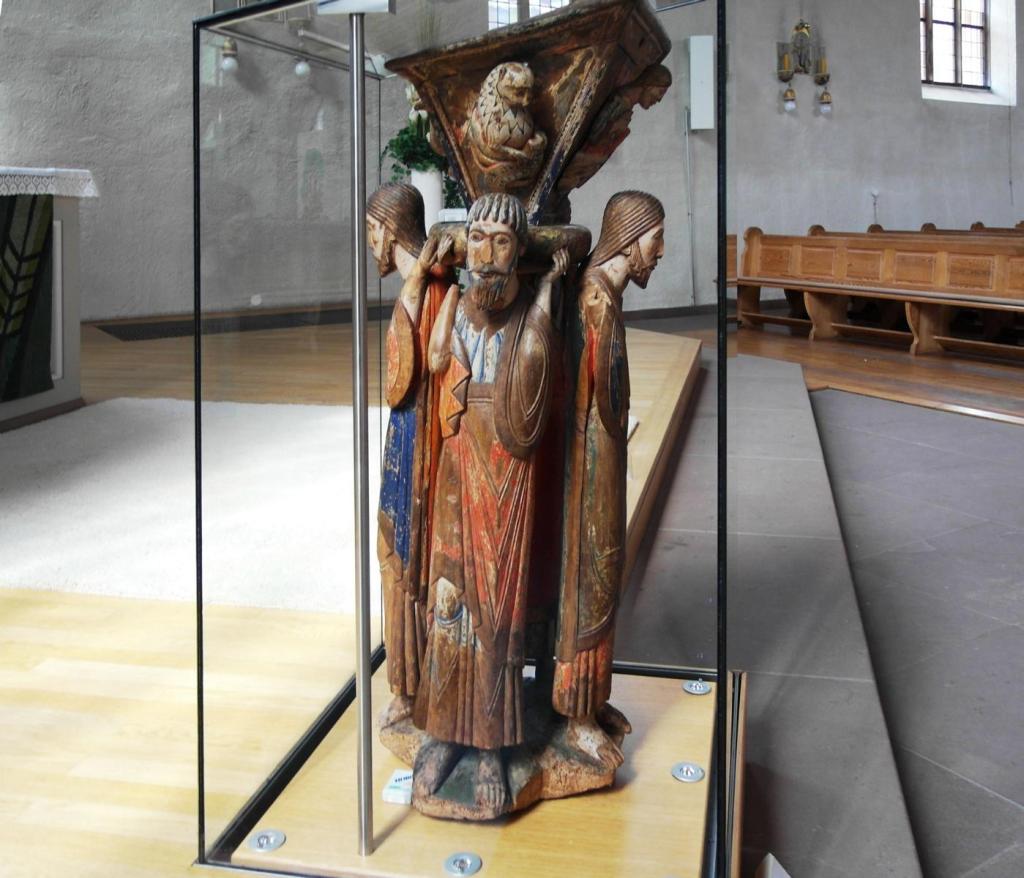 Freudenstadt: Stadtkirche romanisches Lesepult (2011)