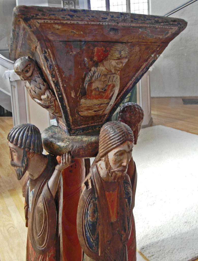 Freudenstadt: Stadtkirche romanisches Lesepult (2011)