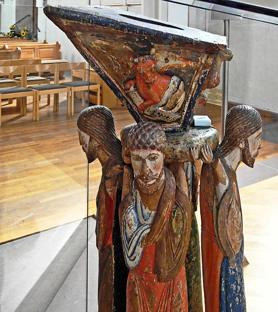 Freudenstadt: Stadtkirche romanisches Lesepult (2011)