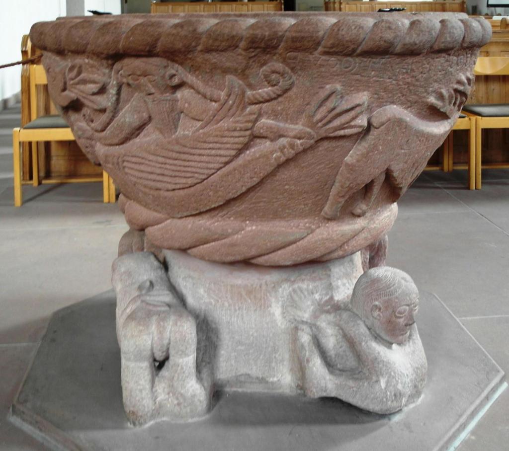 Freudenstadt: Stadtkirche Taufstein (2011)