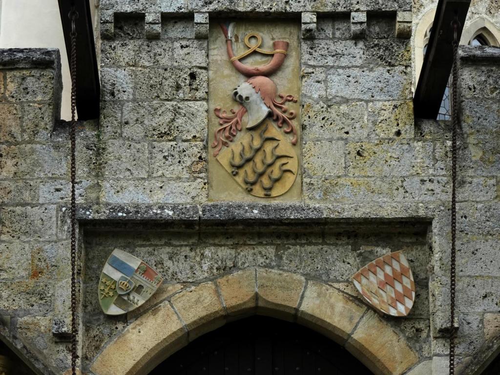 Schloss Lichtenstein: Portalwappen (2024)