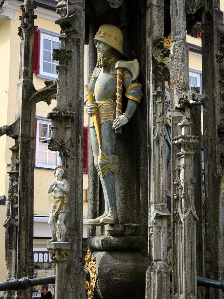 Rottenburg: Marktbrunnen Statue von Herzog Friedrich IV. "mit der leeren Tasche" (2024)