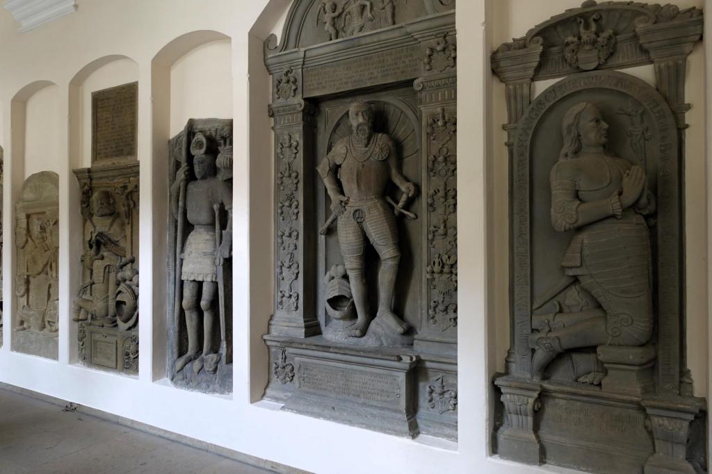 Kloster Schöntal: Grabmäler der Berlichingen im Kreuzgang (2024)