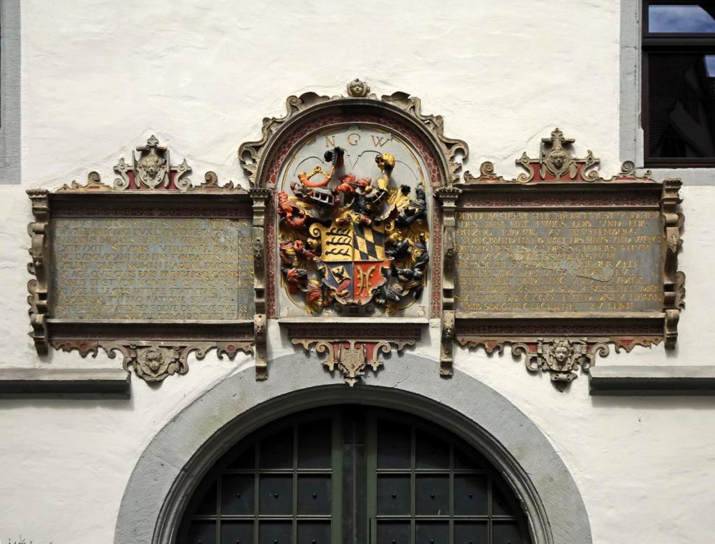 Tübingen: Wilhelmsstift = katholisches Konvikt - Portal (2024)