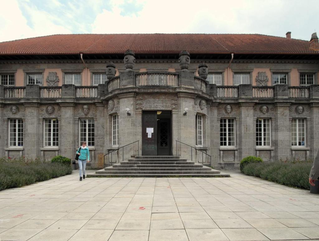 Tübingen: Universitätsbibliothek (2011)