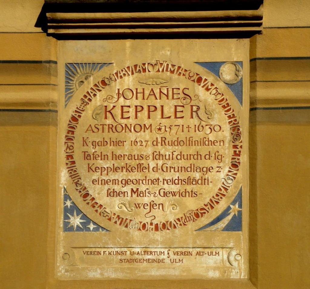 Ulm: Rathaus Südseite - Tafel für Kepler (2016)