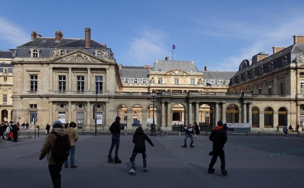 Paris: Palais Royal (2025)
