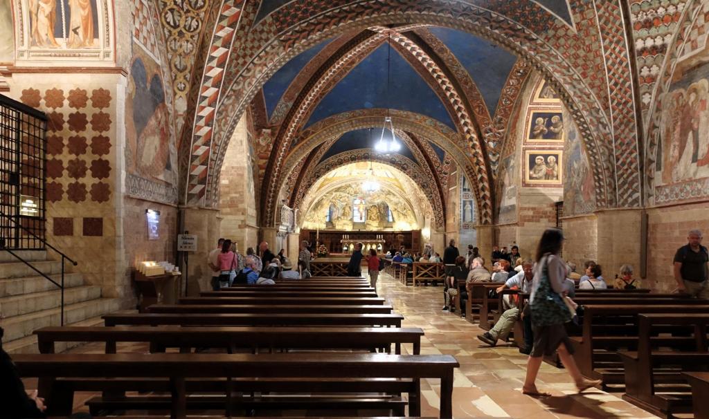 Assisi: Franziskusbasilika - Unterkirche, Langhaus (2025)