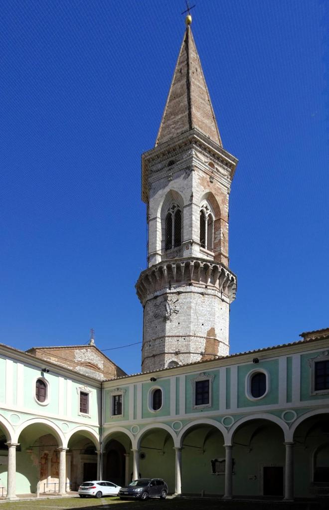 Perugia: Peterskirche Kleiner Kreuzgang und Turm (2025)