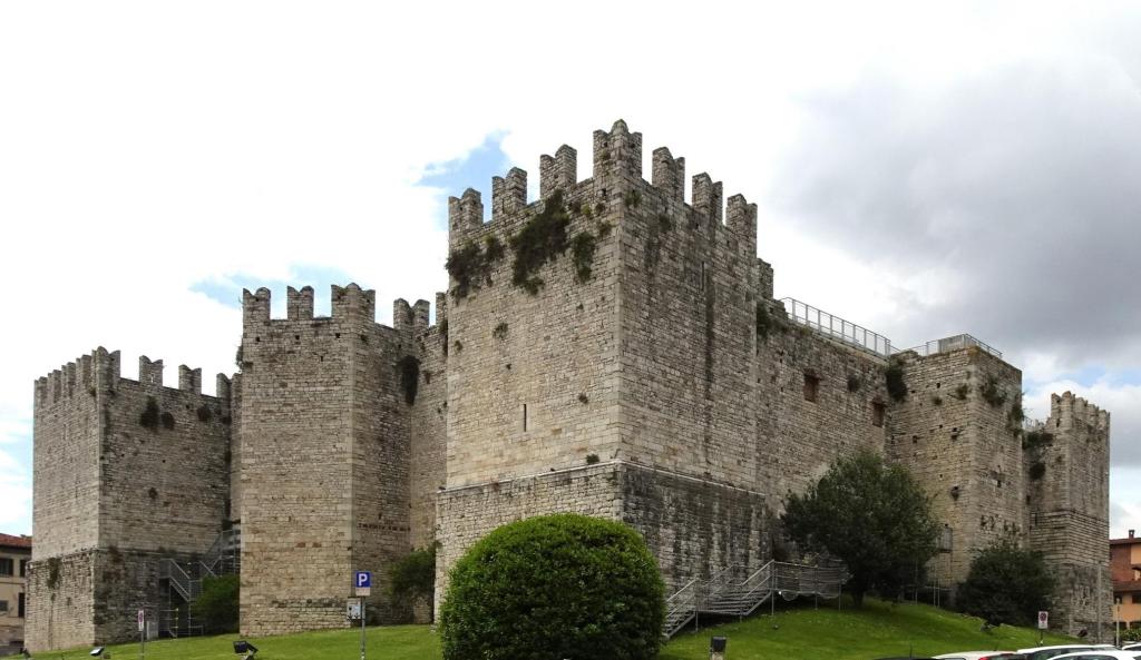 Prato: Kastell (2025)