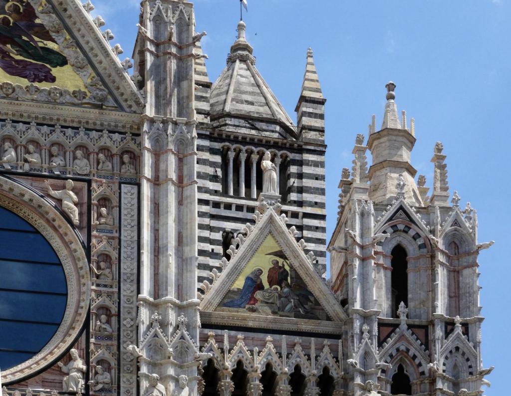 Siena: Dom Fassade (2017)