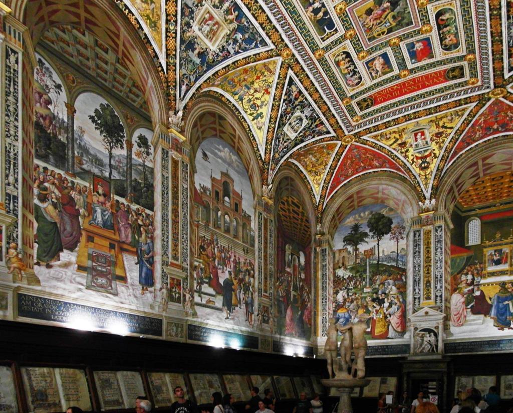 Siena: Dom Piccolomini-Bibliothek mit Fresken aus dem Leben von Enea Silvio Piccolomini von Pinturicchio (2017)