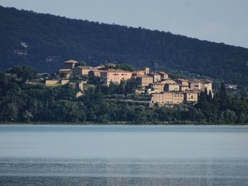 Blick von Passignano nach Monte del Lago (2025)