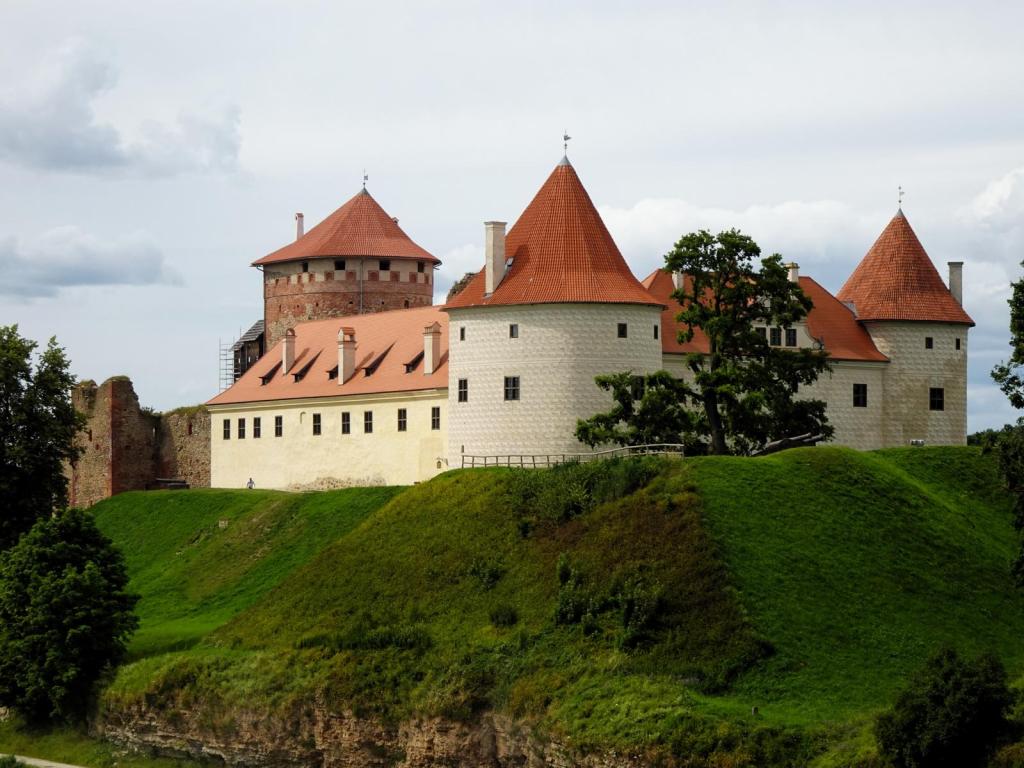 Bauske (lett. Bauska]: Burg und Schloss (2025)