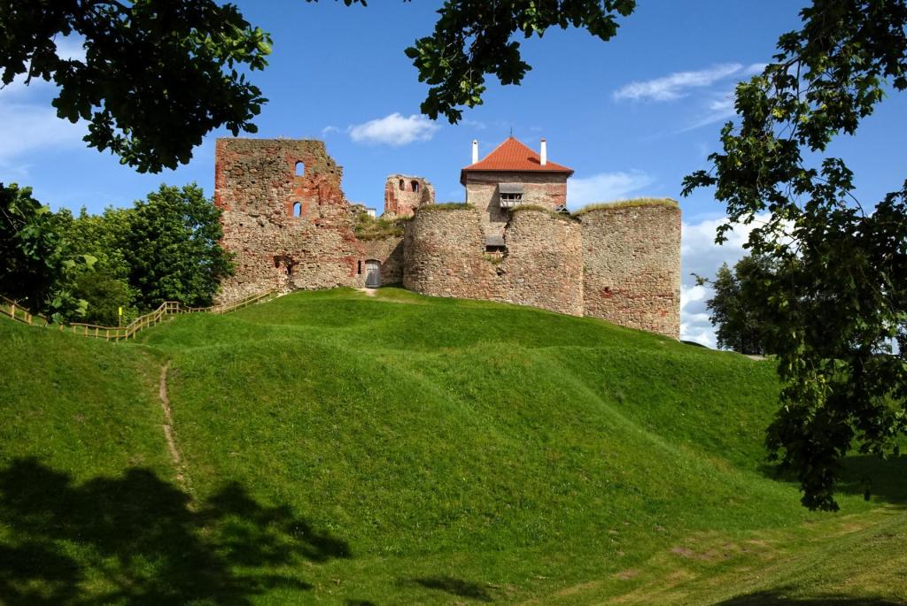 Bauske (lett. Bauska]: Burg (2025)