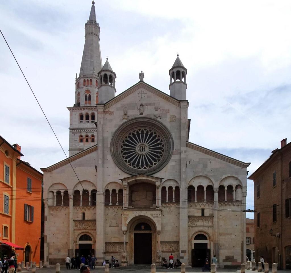 Modena: Dom Westfassade (2025)