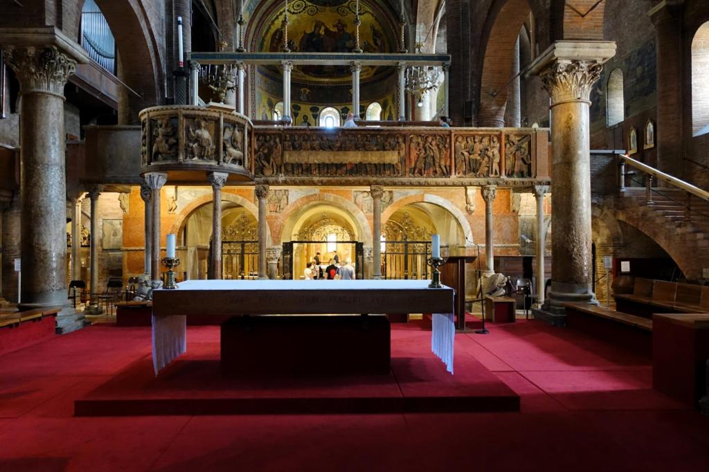 Modena: Dom Blick zum Chor (2025)