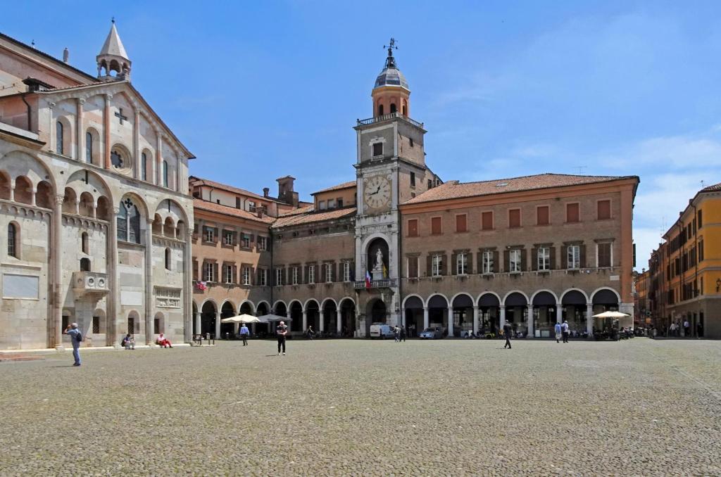 Modena: Rathaus [Palazzo Comunale] neben dem Dom (2025)