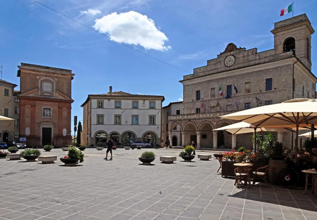 Montefalco: Stadtplatz (2025)