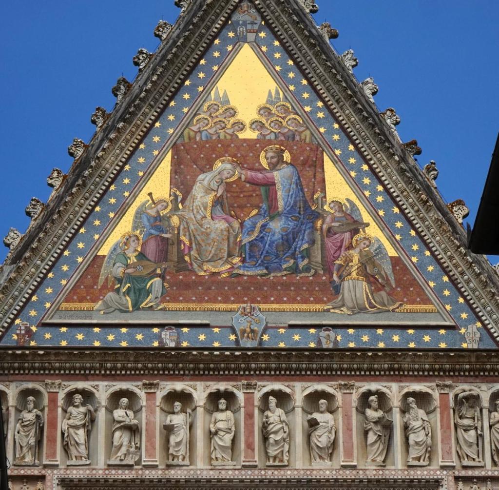 Orvieto: Dom Fassade mittlerer Giebel [Marienkrönung, 1847] (2025)