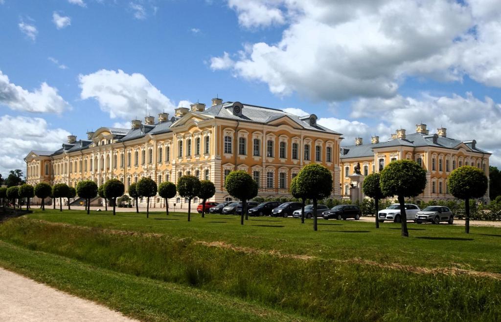 Ruhenthal [lett. Rundāle]: Schloss (2025)