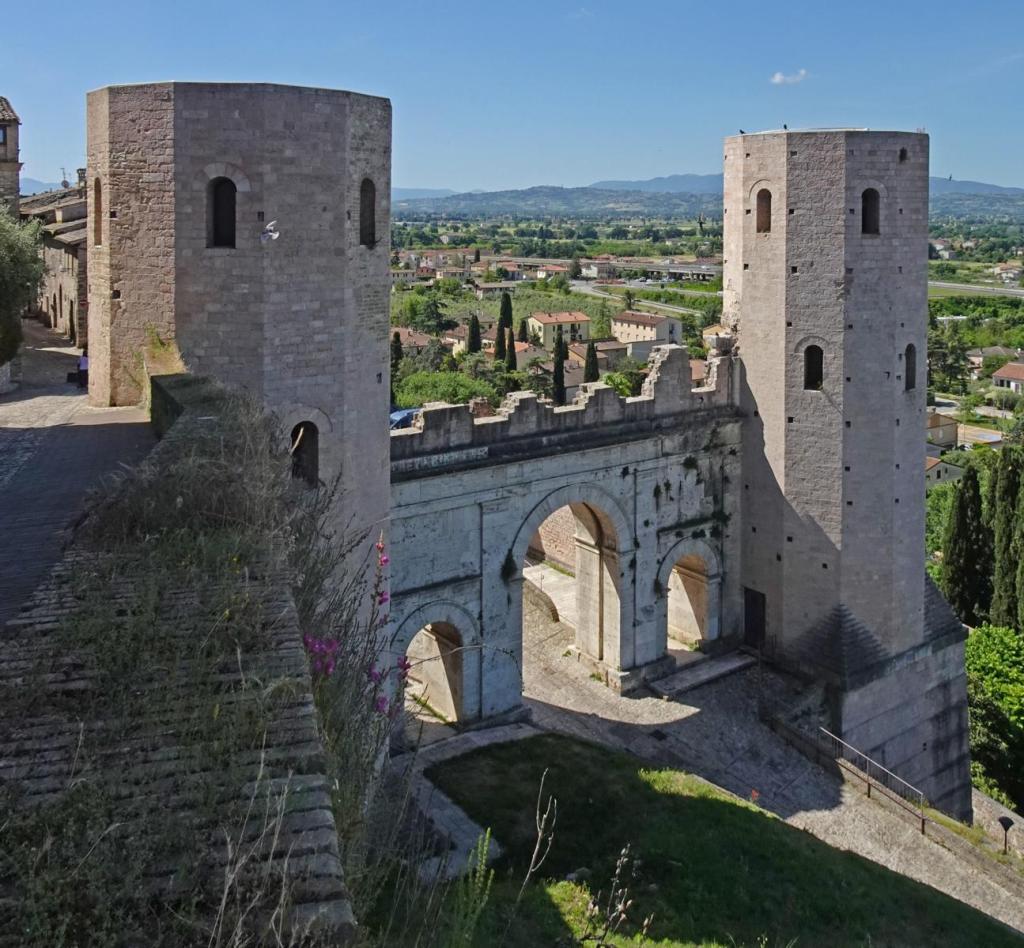 Spello: Porta Venere (2025)