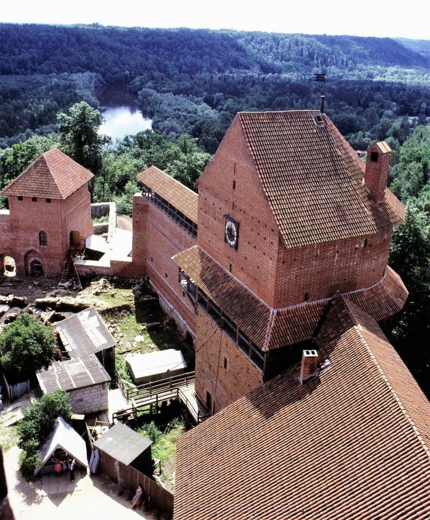 Treyden [lett. Turaida]: Burg [Blick vom Bergfried] (1986)