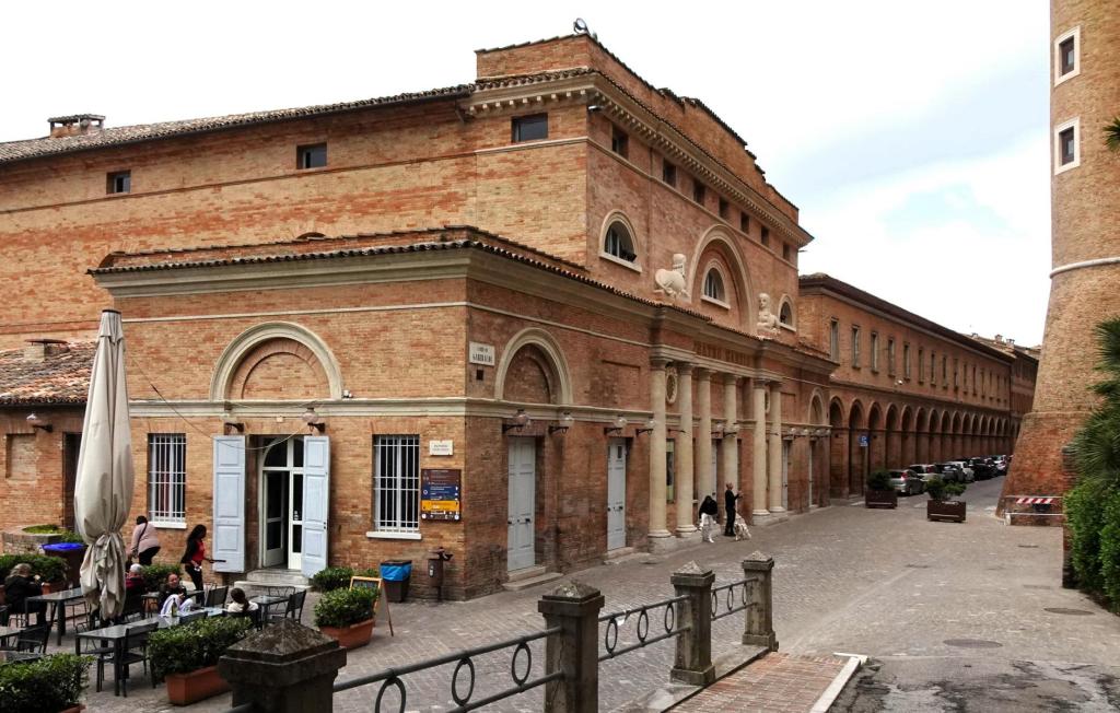 Urbino: Sanzio-Theater und Corso Garibaldi (2025)