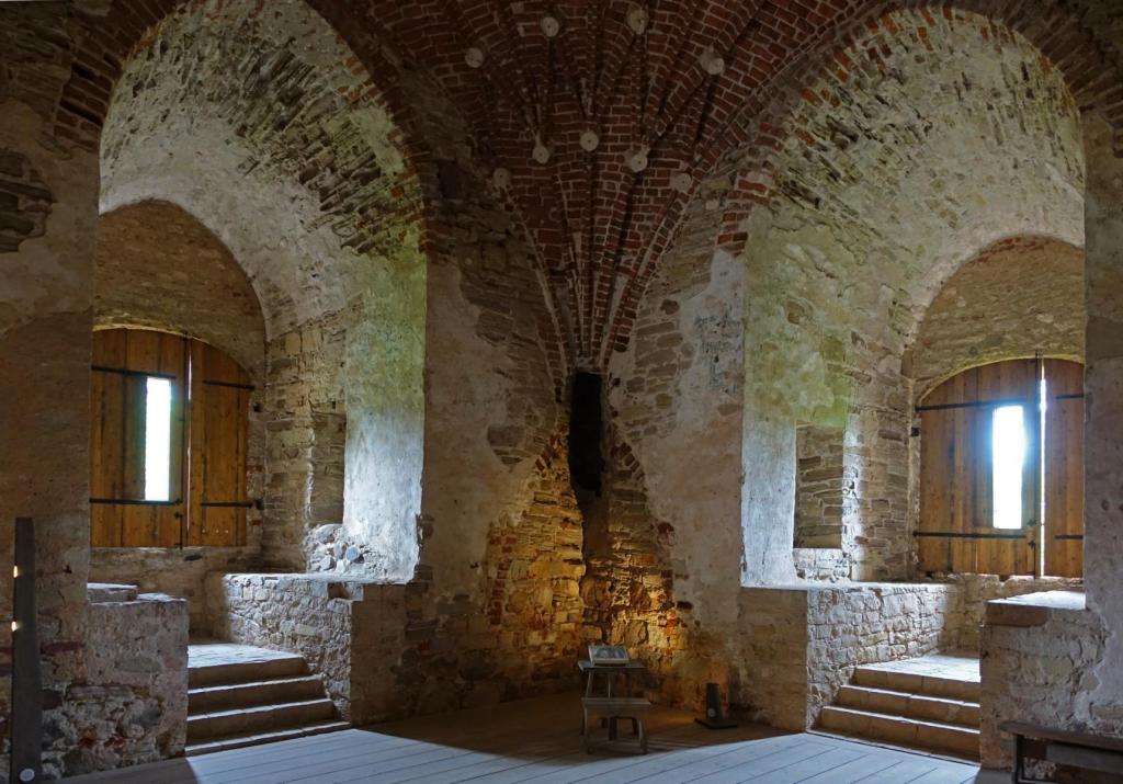 Wenden [lett. Cēsis]: Burg Landmeistergemach im Westturm (2025)