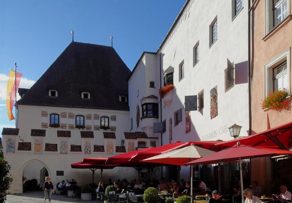 Hall: Rathaus (2025)