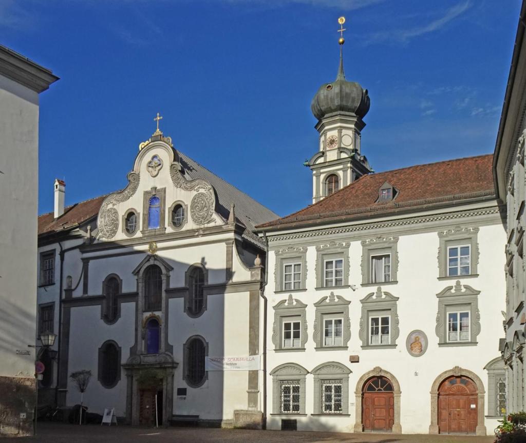 Hall: Jesuitenkirche und Damenstift (2025)