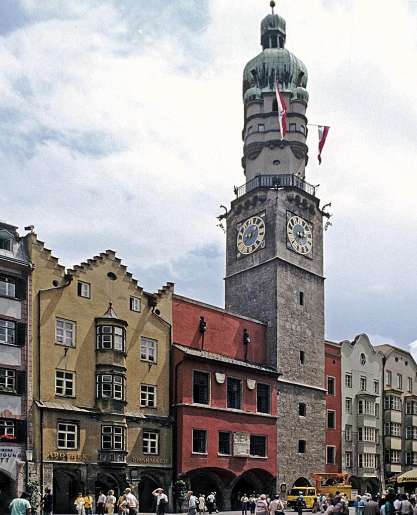 Innsbruck: Schöpferhaus = Hofapotheke und Altes Rathaus mit Stadtturm (1985)