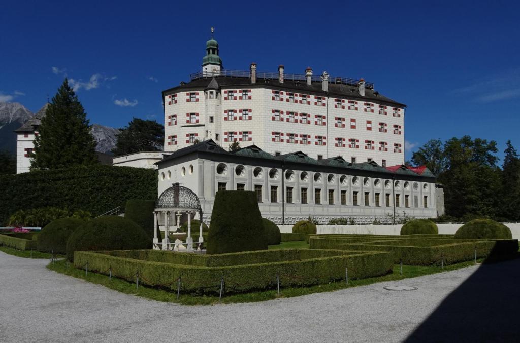Schloss Ambras: Hochschloss + Saalbau (2025)