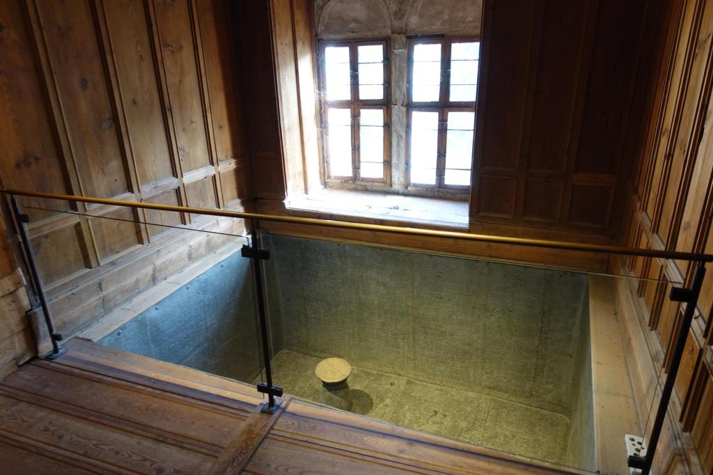 Schloss Ambras: Hochschloss Bad der Philippine Welser (2025)