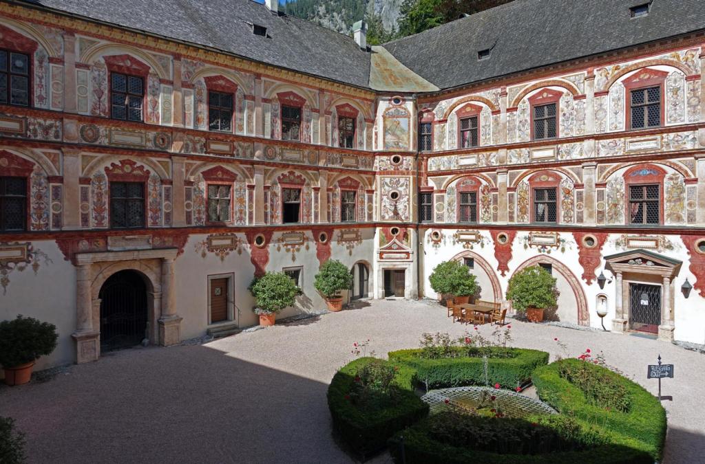 Schloss Tratzberg: Innenhof (2025)