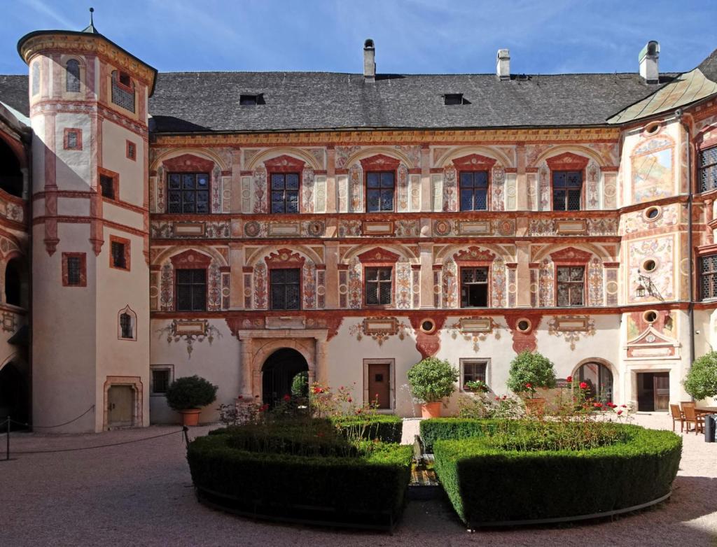 Schloss Tratzberg: Innenhof (2025)
