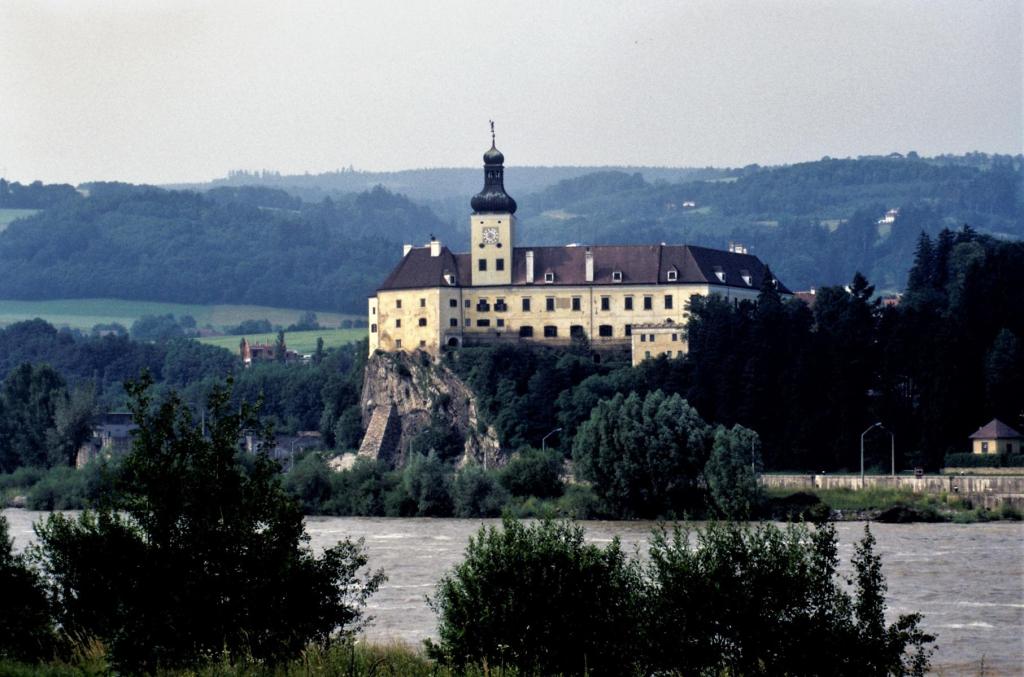Persenbeug: Schloss (1987)
