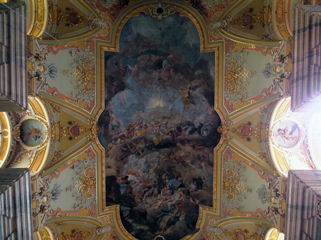 Brixen: Dom Decke mit Gemälde von Paul Troger (2017)