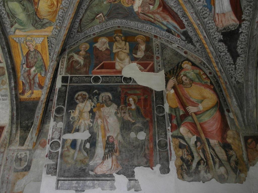Brixen: Dom Kreuzgang - 12. Arkade [links Karl der Große, Mitte oben Christus in der Tumba, darunter Thronende Madonna] (2017)