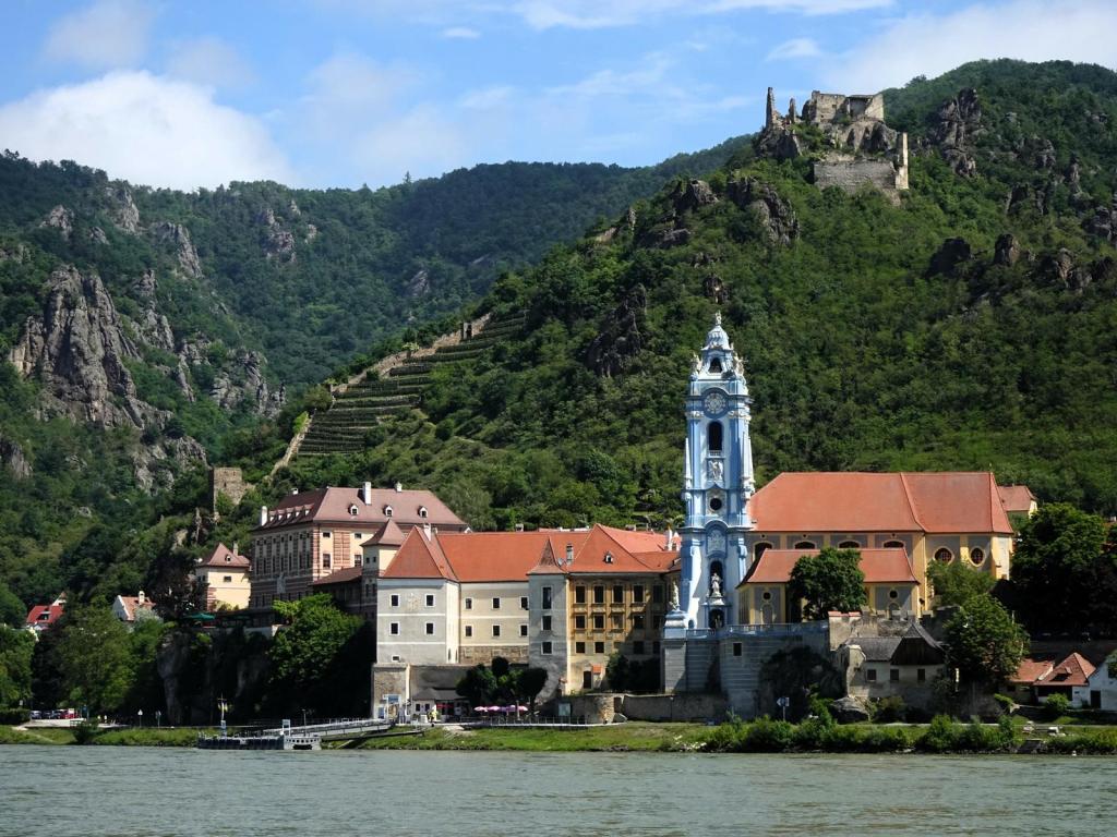 Dürnstein: Neues Schloss, Stift, Burgruine (2024)